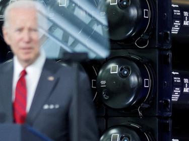 U.S. President Joe Biden delivers remarks on arming Ukraine, after touring a Lockheed Martin weapons factory in Troy, Alabama, May 3, 2022, photo by Jonathan Ernst/Reuters