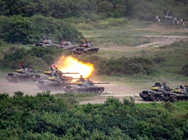 CM-11 tanks fire artillery during a live-fire drill, in Pingtung county, Taiwan, September 7, 2022, photo by Ceng Shou Yi/Reuters