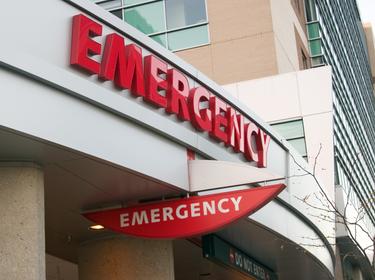 Emergency department signs, photo by pablohart/Getty Images